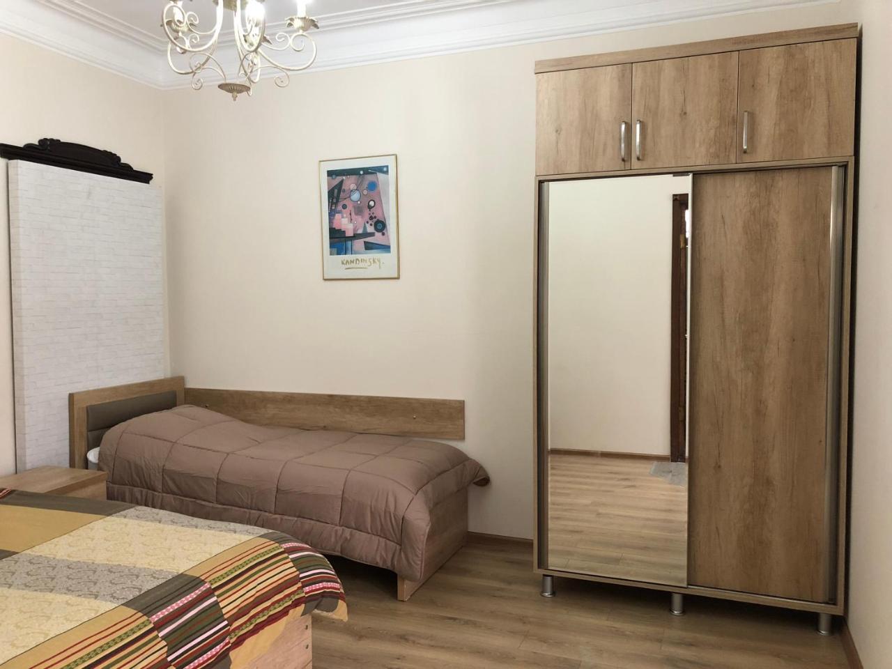 Temo Guest House 10 Batumi Exteriör bild